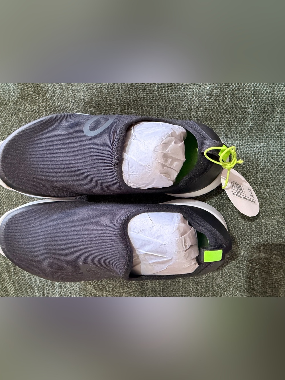 OOFOS OOmg Sport Women’s Size 9 White Black Recovery Shoes